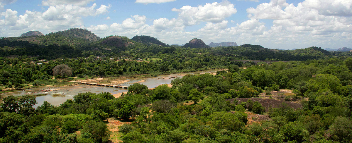 Both old and new Runde bridges