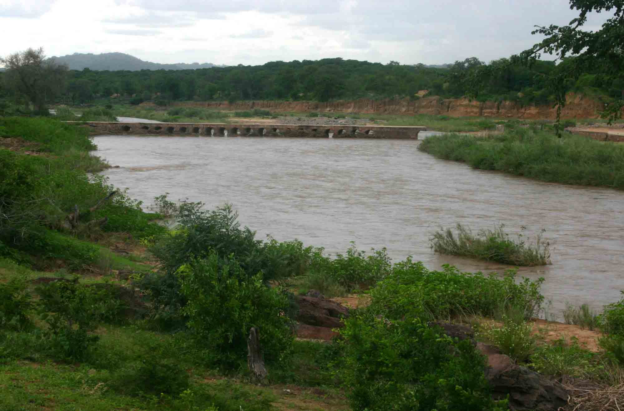 View over the Odzi River by Hot Springs.